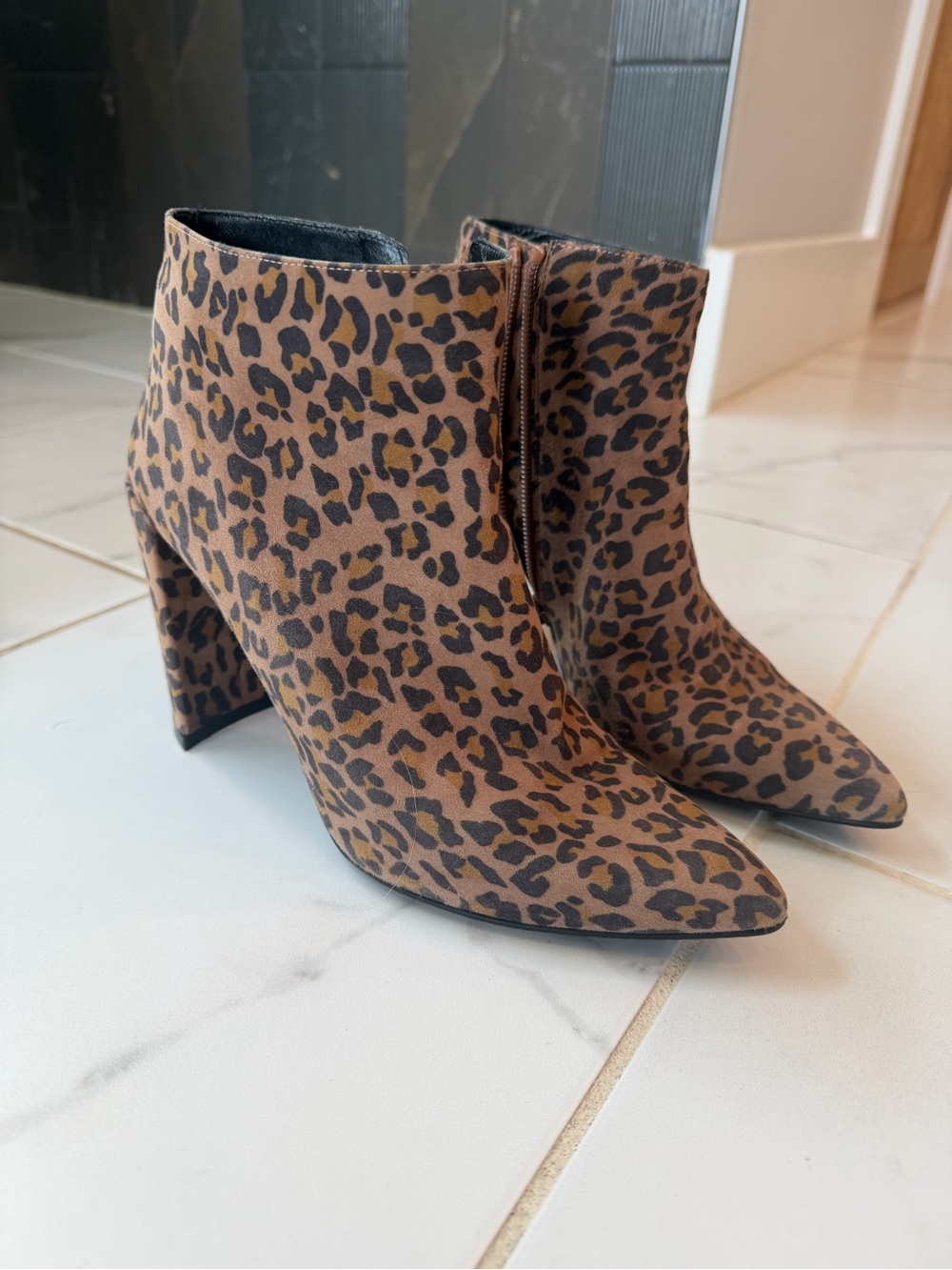 Stuart Weitzman Leopard Print Pointed Toe Ankle Booties - Brown/Black